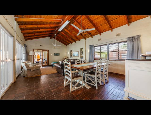 7 BEDROOM HOUSE FOR SALE IN SHAKAS ROCK